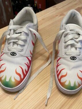 Heelys Pro White Rainbow Flames Lace Up Sneakers, Sz 5 child, 6 women, good cond